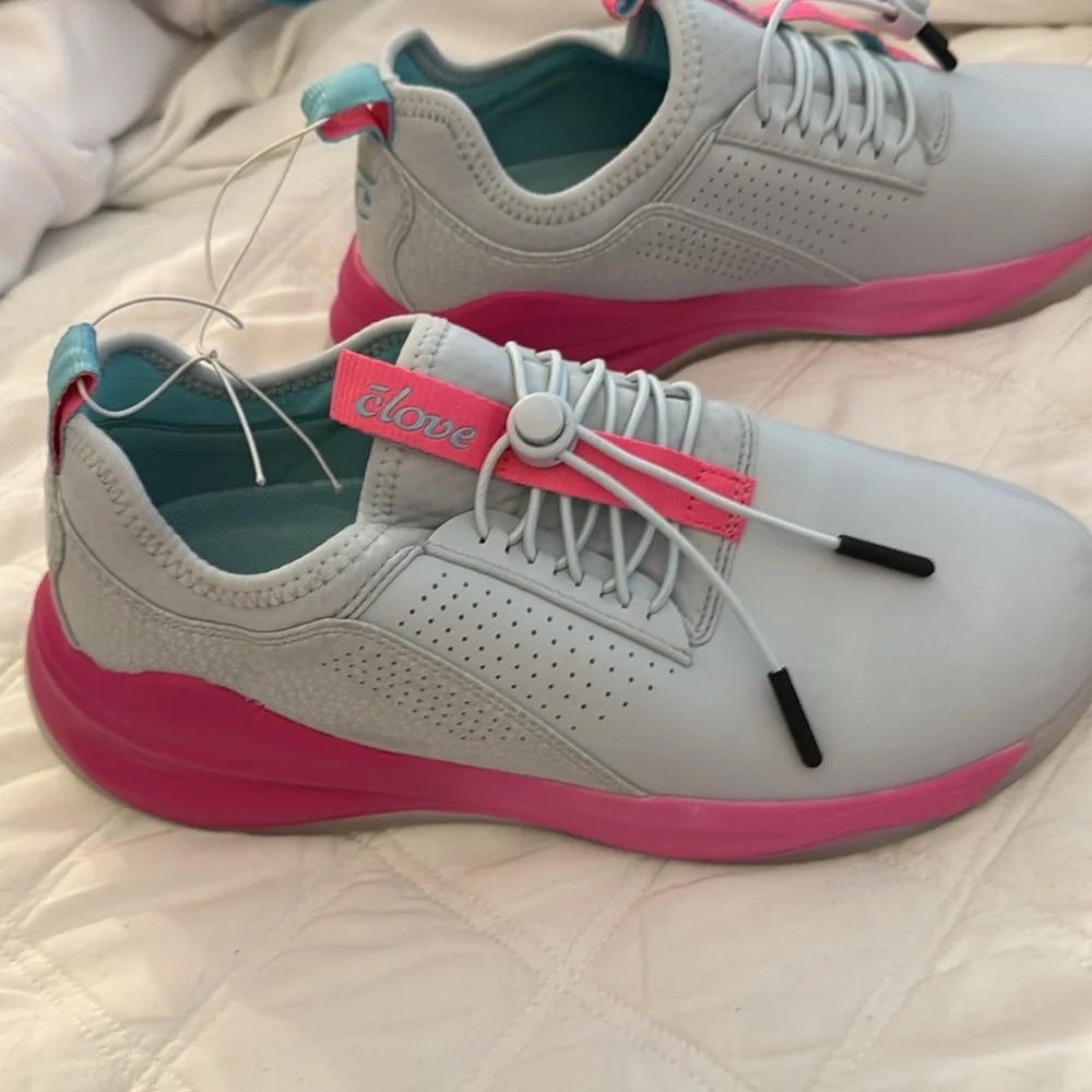CLOVE Super Cute and Cushy Gray and Pink‎ Athletic Shoes